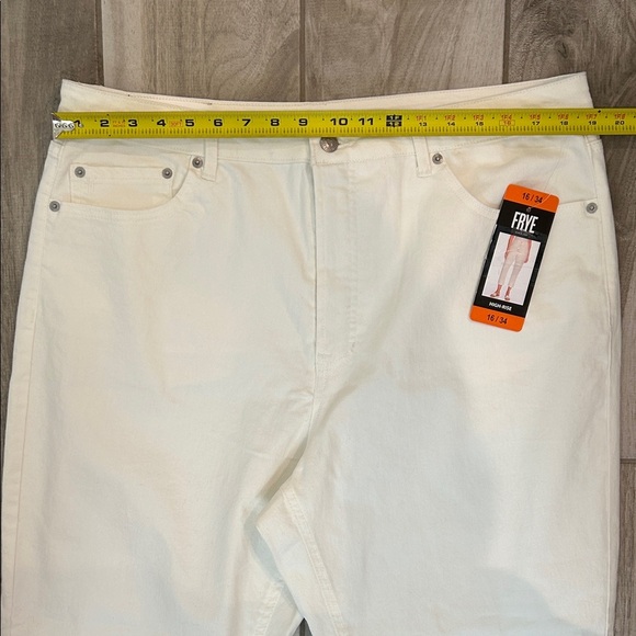 Frye Women's Cropped Cream Pants - Picture 10 of 12